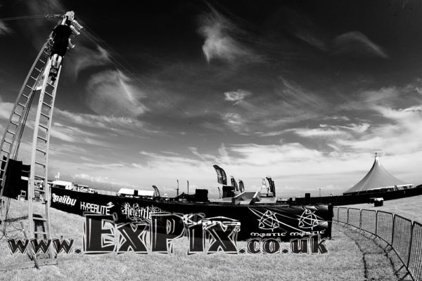 8P1C7577expix