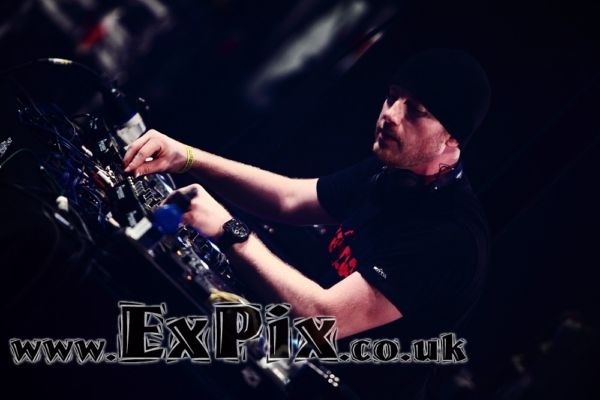 EG2D0584expix