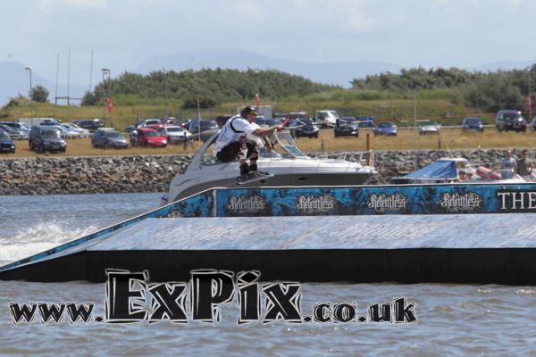 EG2D8049expix