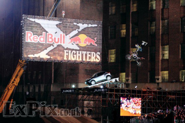 levi-sherwood-xfighters-battersea