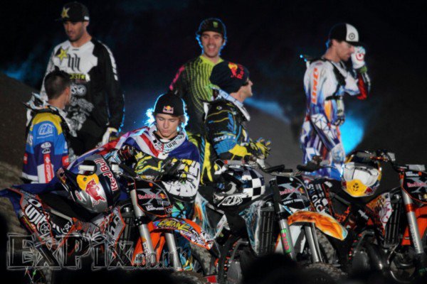 redbullxfightersfmxriders2