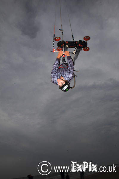 Landboarder invert at Kiteival Redcar