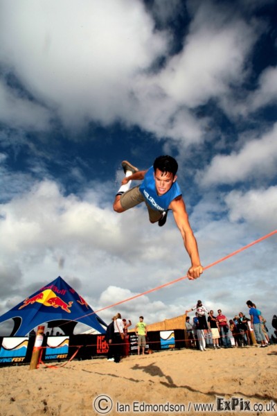 Slackliner at Windfest