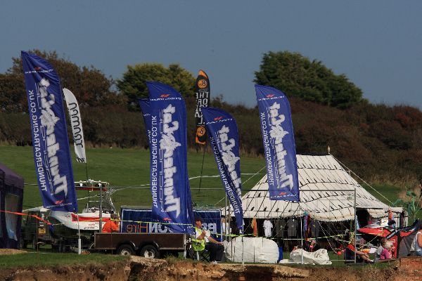 Kitesurf tent with Thundercat banners